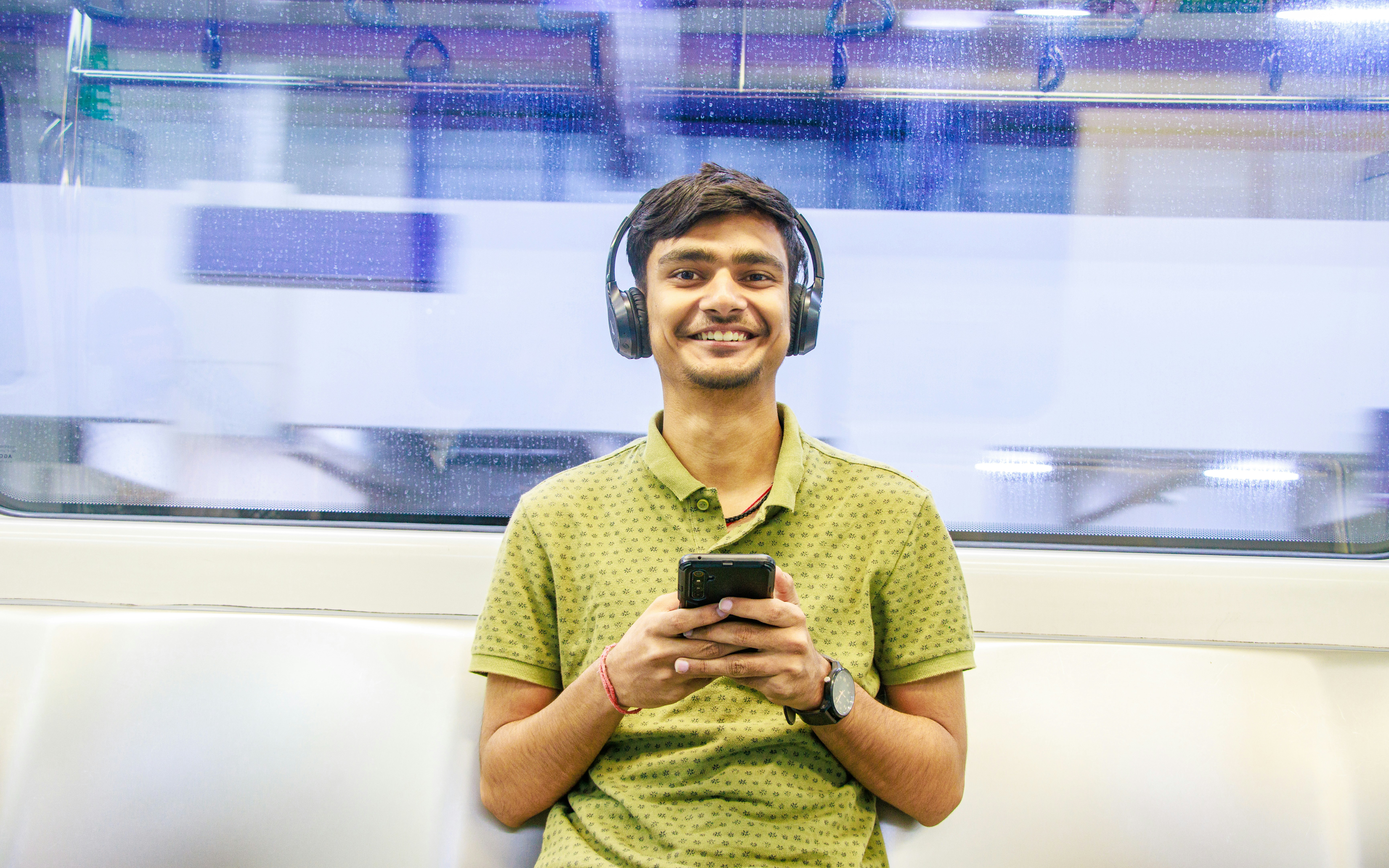 Auracast Is Coming: How Bluetooth LE Audio Will Transform Hearing in Public Places