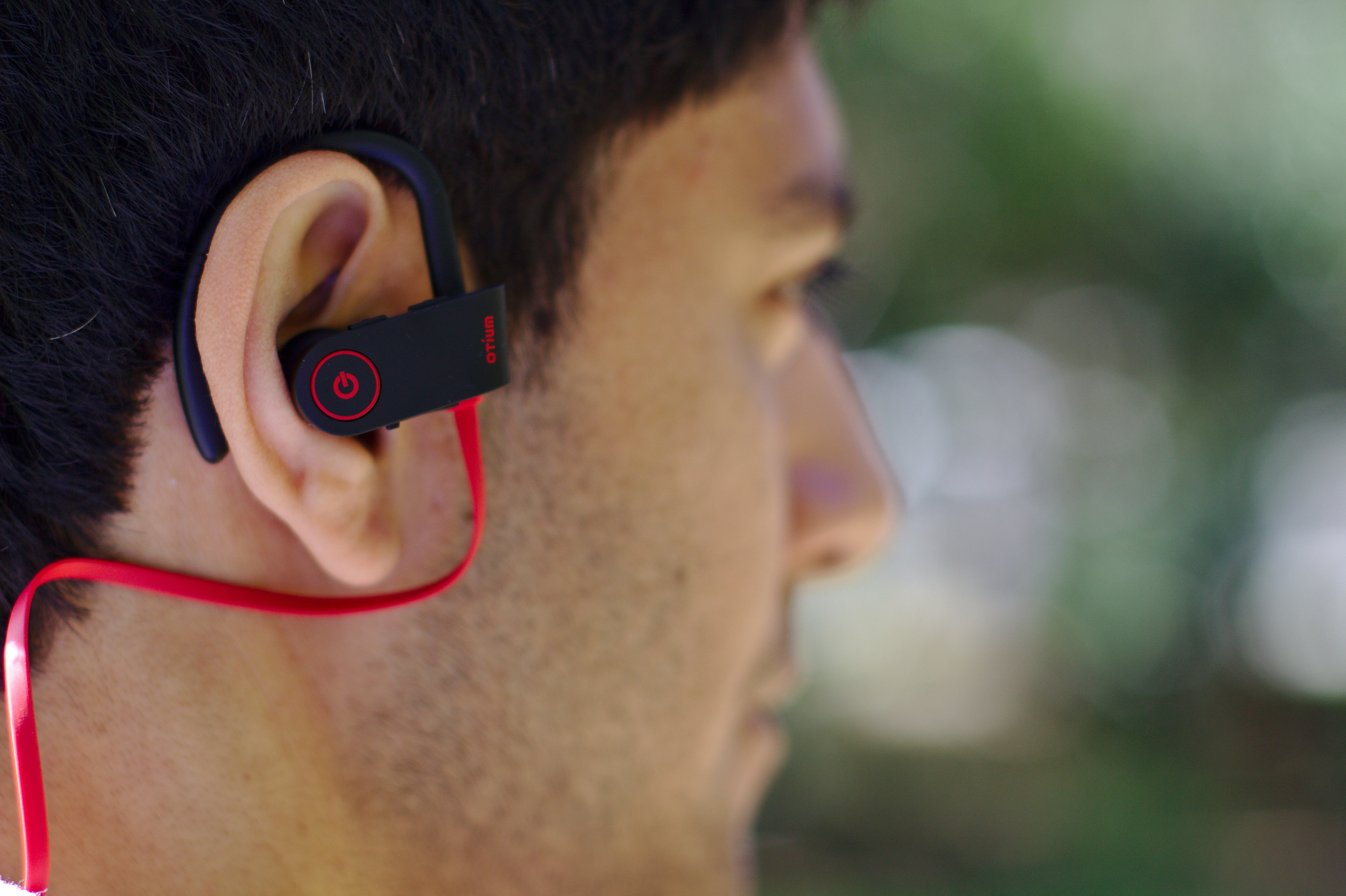 Auracast Is Coming: How Bluetooth LE Audio Will Transform Hearing in Public Places