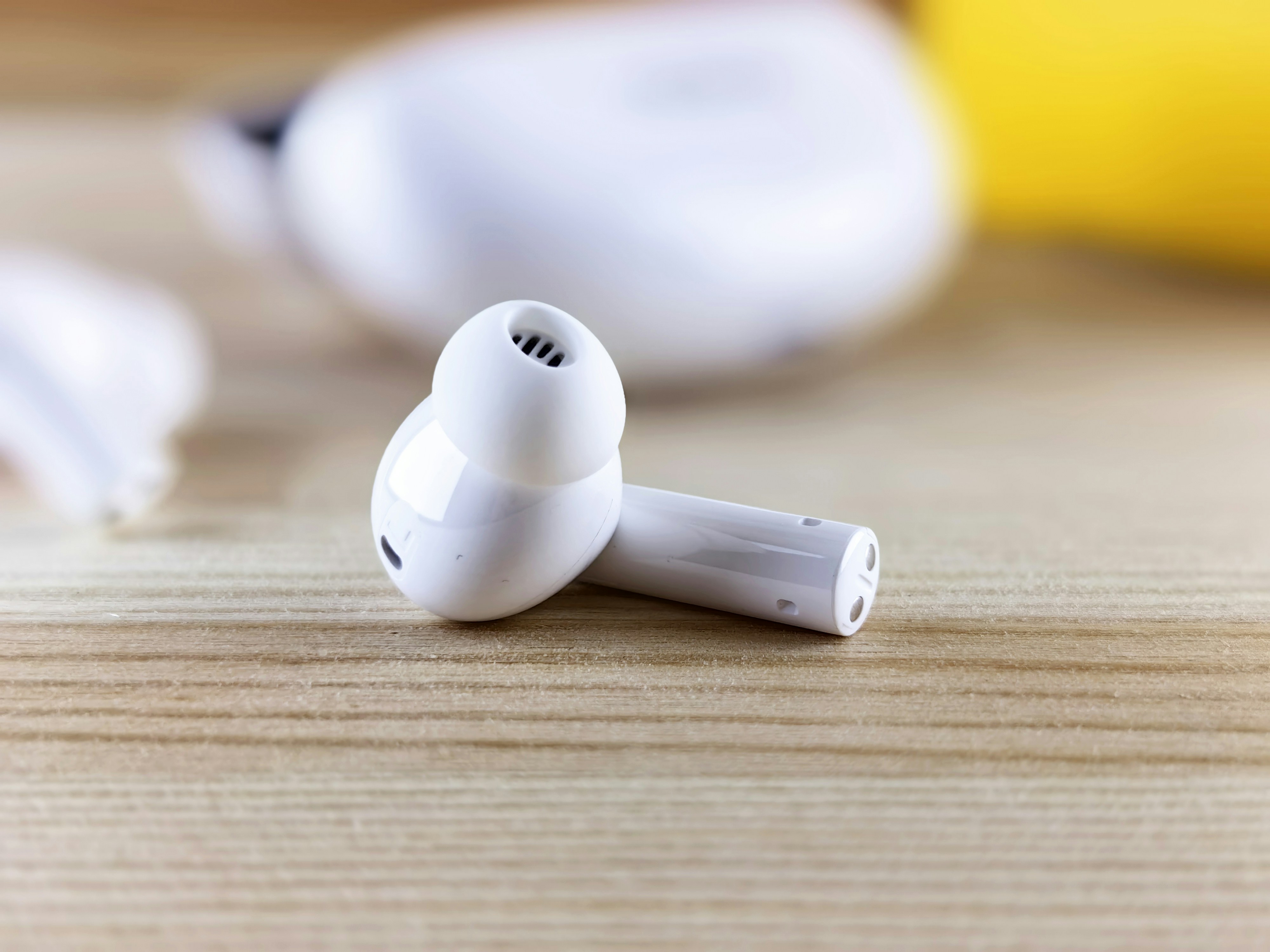 Your Earbuds, Your Hearing Test? What Consumer Devices Can Really Measure Now