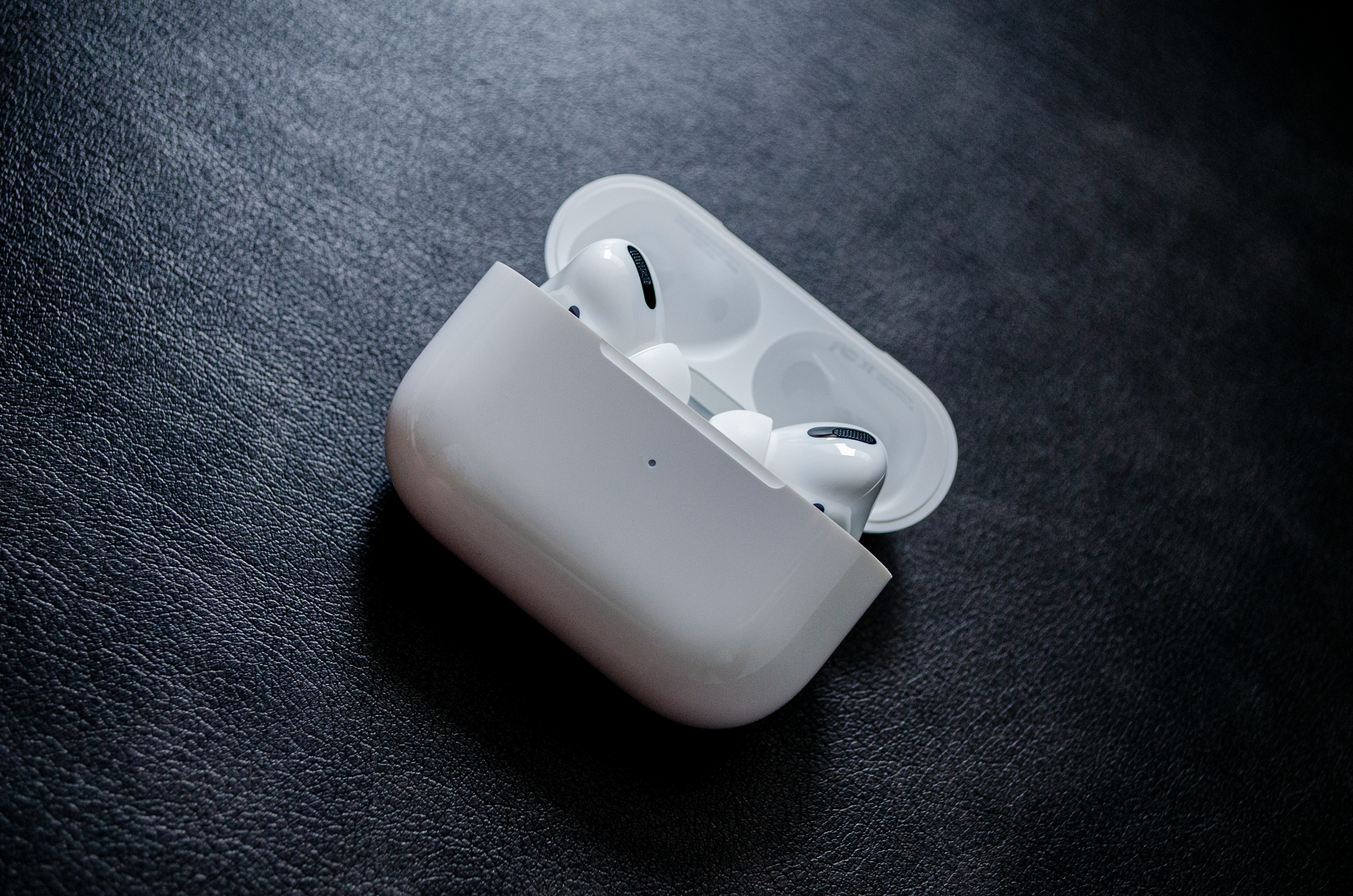 Charge Smart, Hear Longer: The Real-Life Science of Hearing Aid Batteries