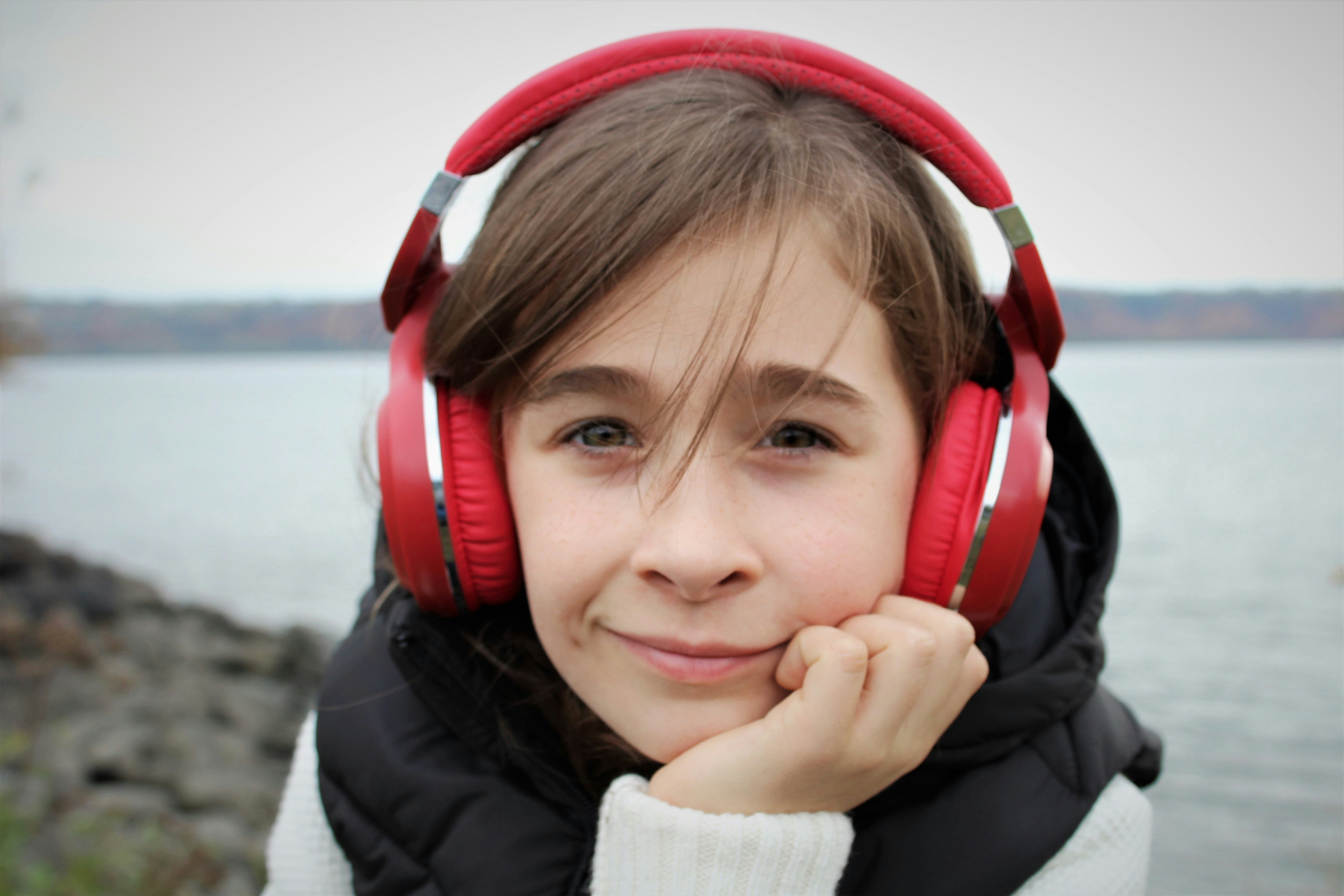 Hearing With One Ear? Real‑World Treatments for Single‑Sided Deafness